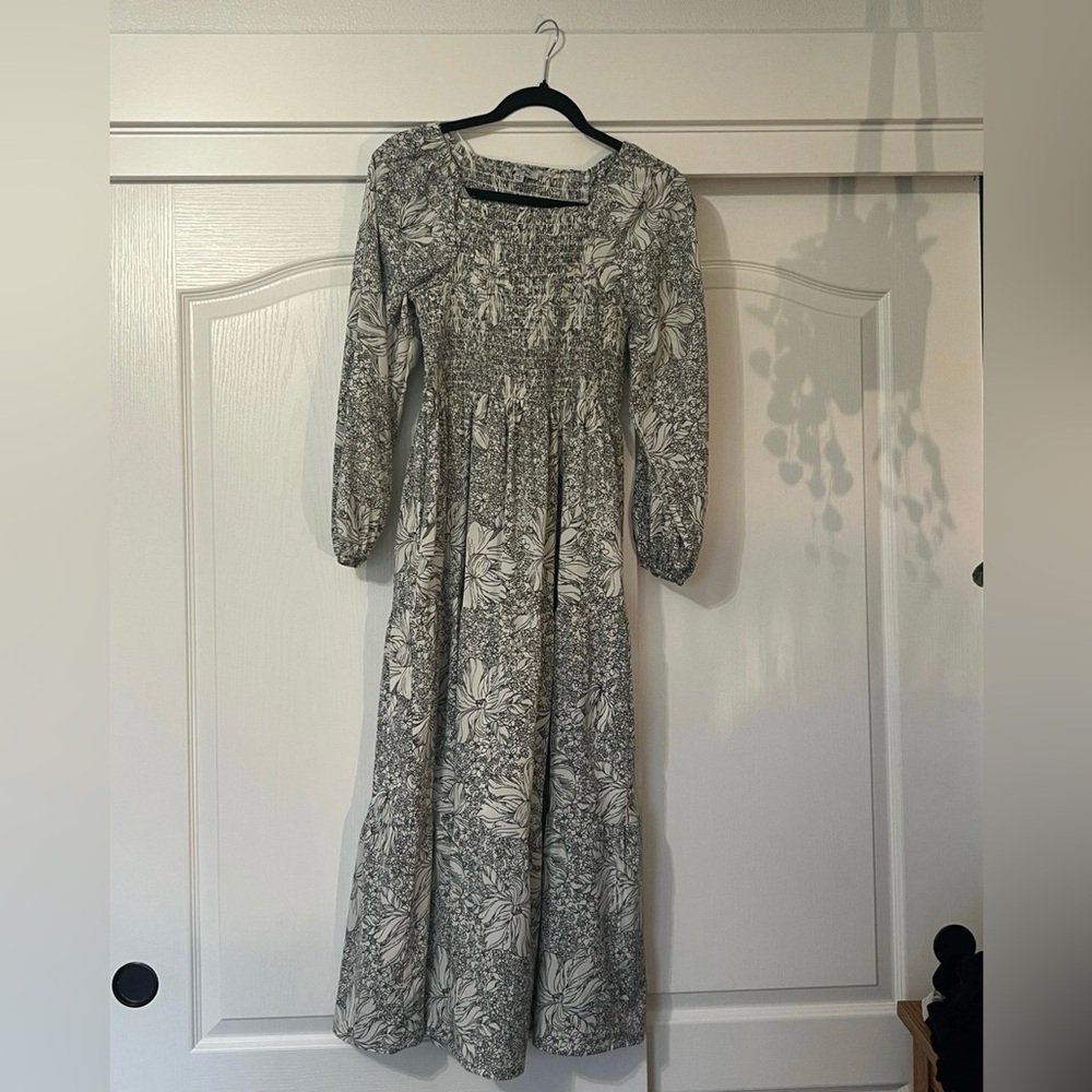 Elegant floral print tiered midi dress